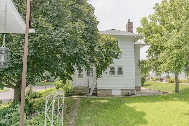 $155,000 | 902 White Street, Jackson, MN 56143