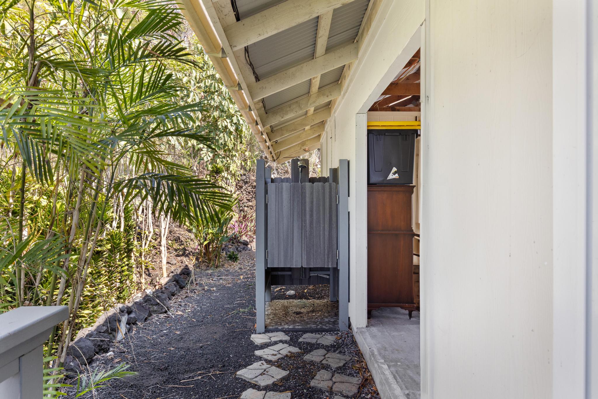 87-3210 Rd G Captain Cook, HI 96704 - Photo 19 of 22 a view of a pathway of a house with wooden fence