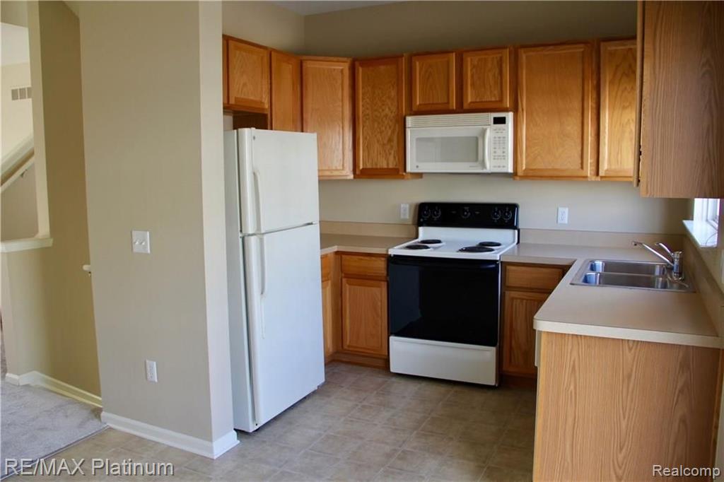 44730 Gwinnett Loop, Unit 43 Novi, MI 48377 - Photo 16 of 20