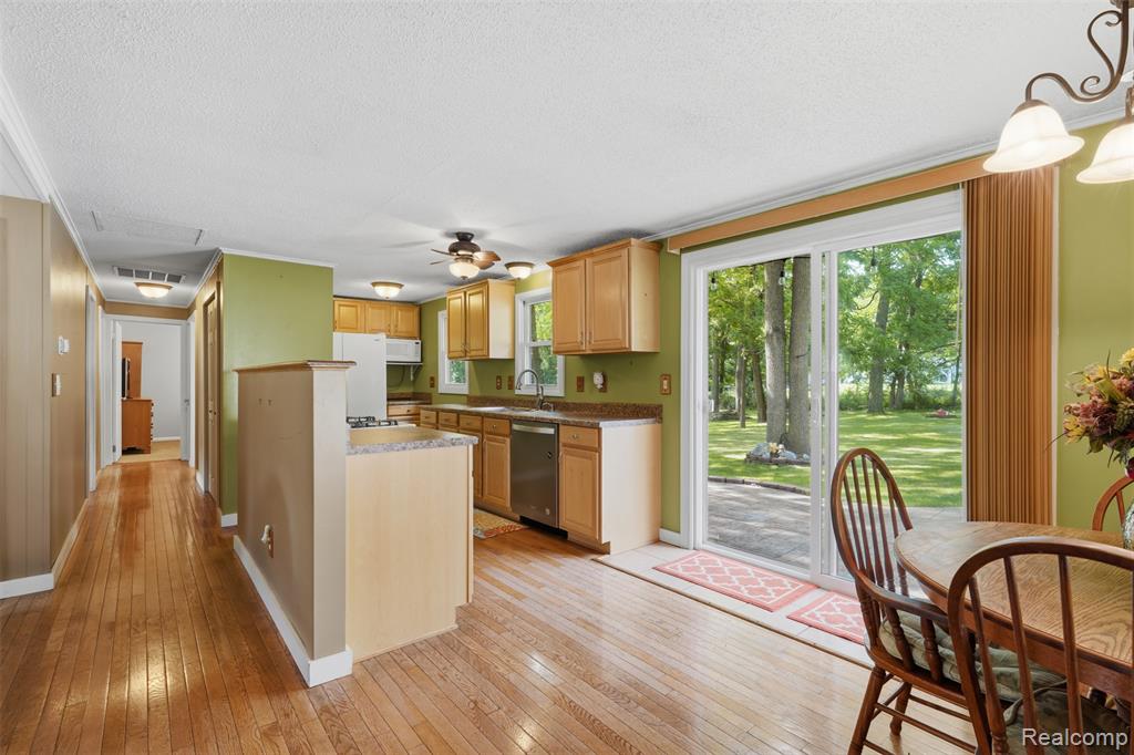 608 Snyder Road Highland, MI 48357 - Photo 6 of 22