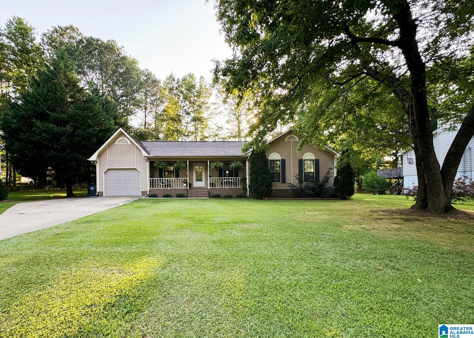 712 Timber Way Weaver, AL 36277 - Photo 2 of 21