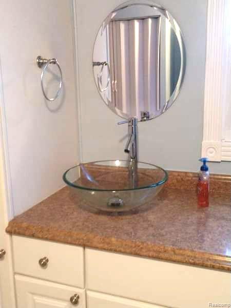 2507 Liter Road Lake Orion, MI 48359 - Photo 41 of 65 Gallery Image 41