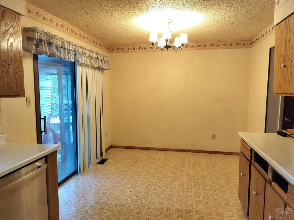 61 Calhoun Road Pueblo, CO 81001 - Photo 7 of 32