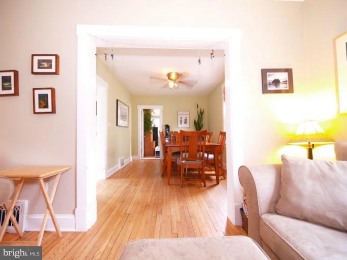 3103 Windom Road Mount Rainier, MD 20712 - Photo 12 of 21 Living Room