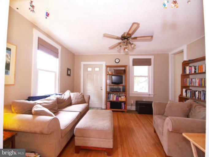 3103 Windom Road Mount Rainier, MD 20712 - Photo 3 of 21 Living Room