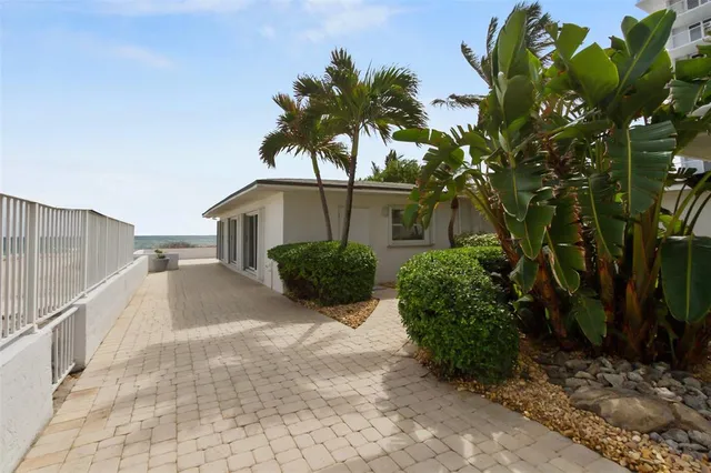 a view of a multi story building