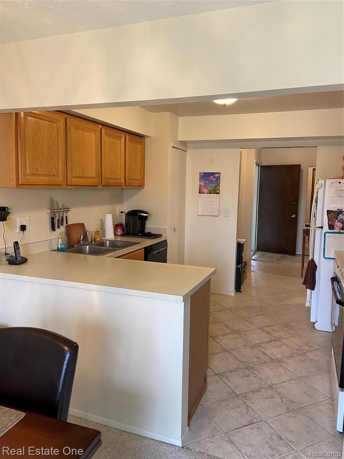 1675 Riverside Drive, Unit 11 Rochester, MI 48309 - Photo 14 of 18 IMG_3523.JPG