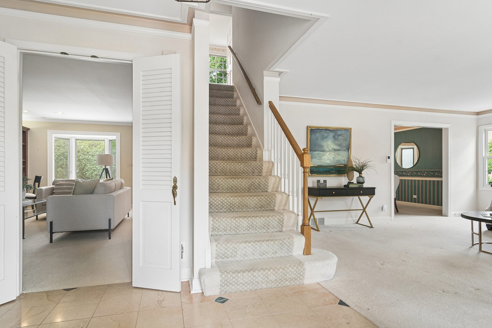 572 East Monterey Road Palatine, IL 60074 - Photo 2 of 27 a view of living room filled with furniture