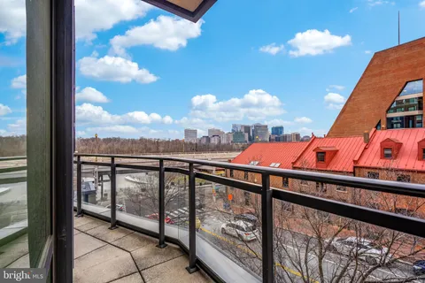 $4,000,000 | 3150 South Street Northwest, Unit 1A, Washington, DC 20007