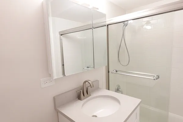 $1,795 | 9813 Bianco Terrace, Unit A, Des Plaines, IL 60016