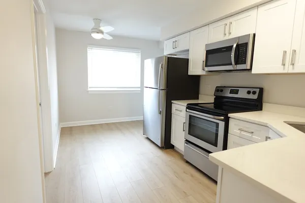 $1,795 | 9813 Bianco Terrace, Unit A, Des Plaines, IL 60016