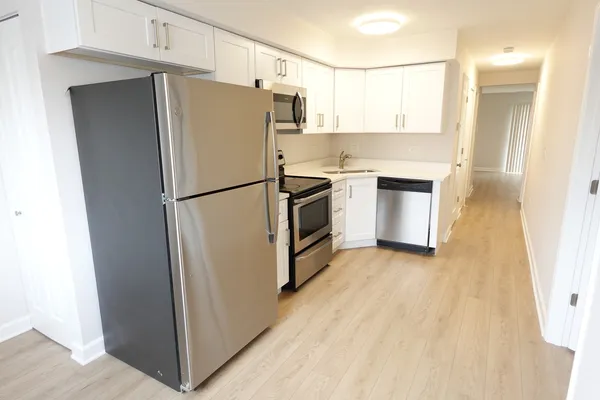 $1,795 | 9813 Bianco Terrace, Unit A, Des Plaines, IL 60016