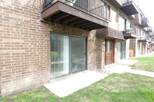 $1,795 | 9813 Bianco Terrace, Unit A, Des Plaines, IL 60016