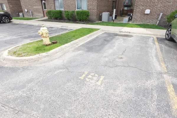 $1,795 | 9813 Bianco Terrace, Unit A, Des Plaines, IL 60016