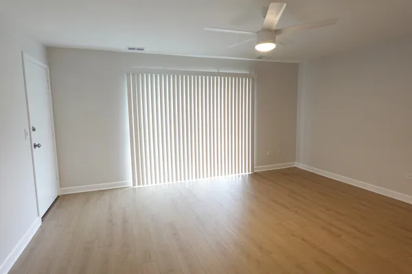 $1,795 | 9813 Bianco Terrace, Unit A, Des Plaines, IL 60016