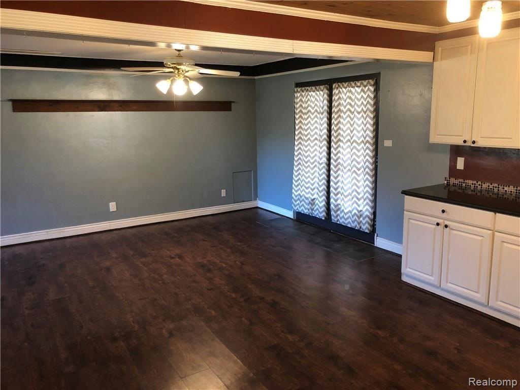 7088 Brewer Road Flint, MI 48507 - Photo 6 of 15 FA6D4CA5-3ADD-497E-872D-91384C0AD681.jpeg
