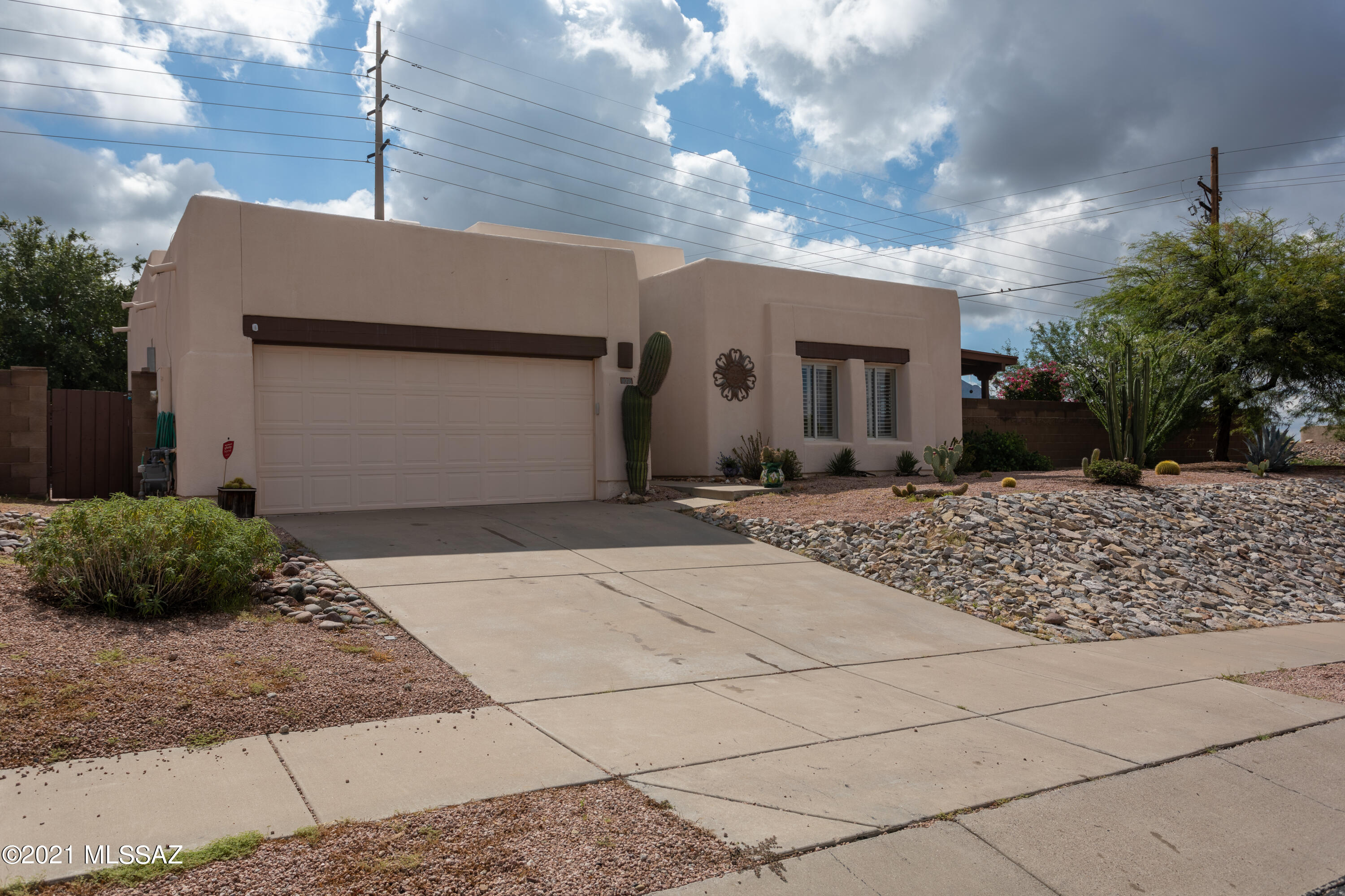 11216 North Sawtooth Road Oro Valley, AZ 85737 - Photo 5 of 28 Gallery Image 5