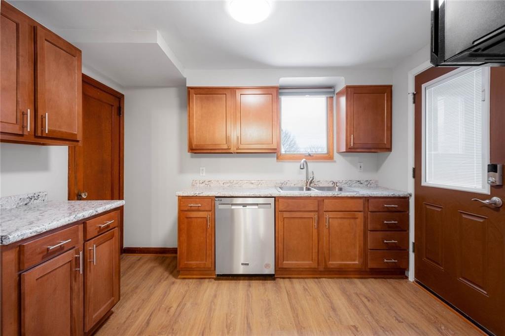 1501 James Street Monroeville, PA 15146 - Photo 7 of 32