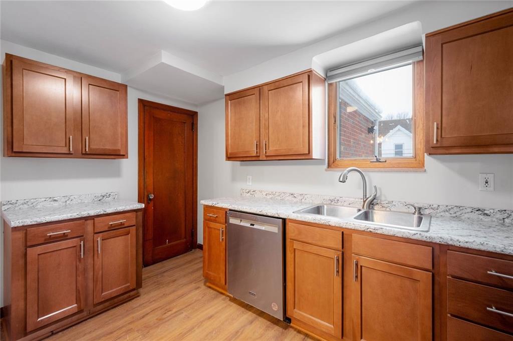 1501 James Street Monroeville, PA 15146 - Photo 9 of 32