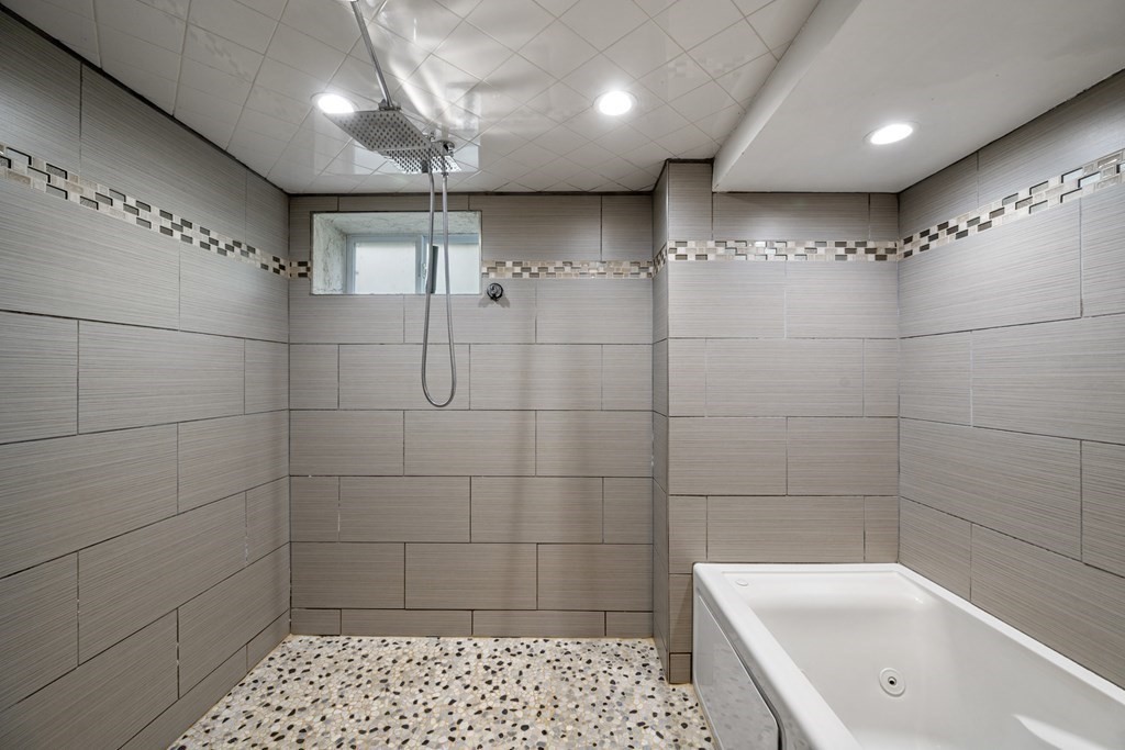 6 Ames Road Marblehead, MA 01945 - Photo 24 of 32 a bathroom with a shower