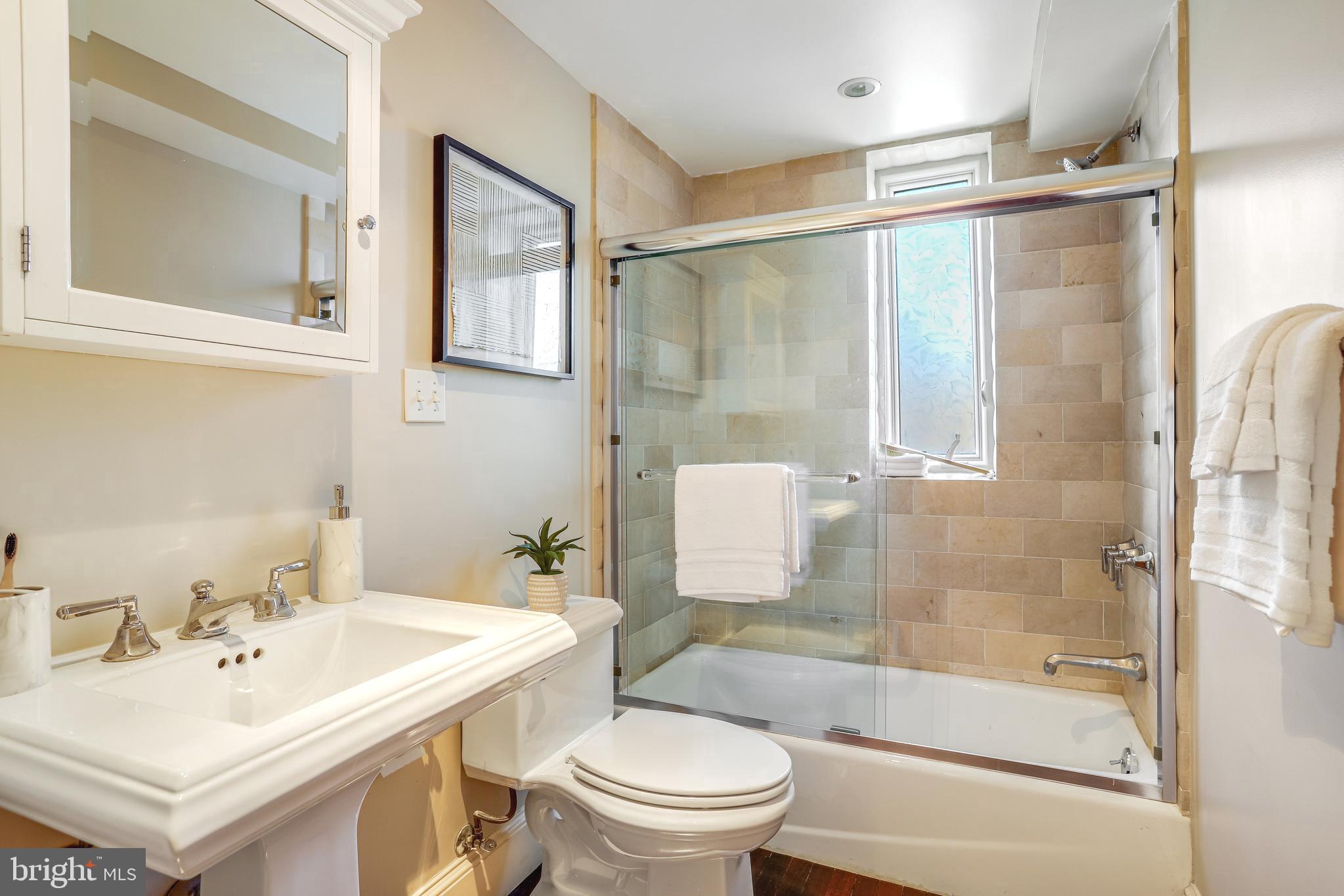 2127 California Street Northwest, Unit 201 Washington, DC 20008 - Photo 16 of 25 Full bathroom with shower/tub