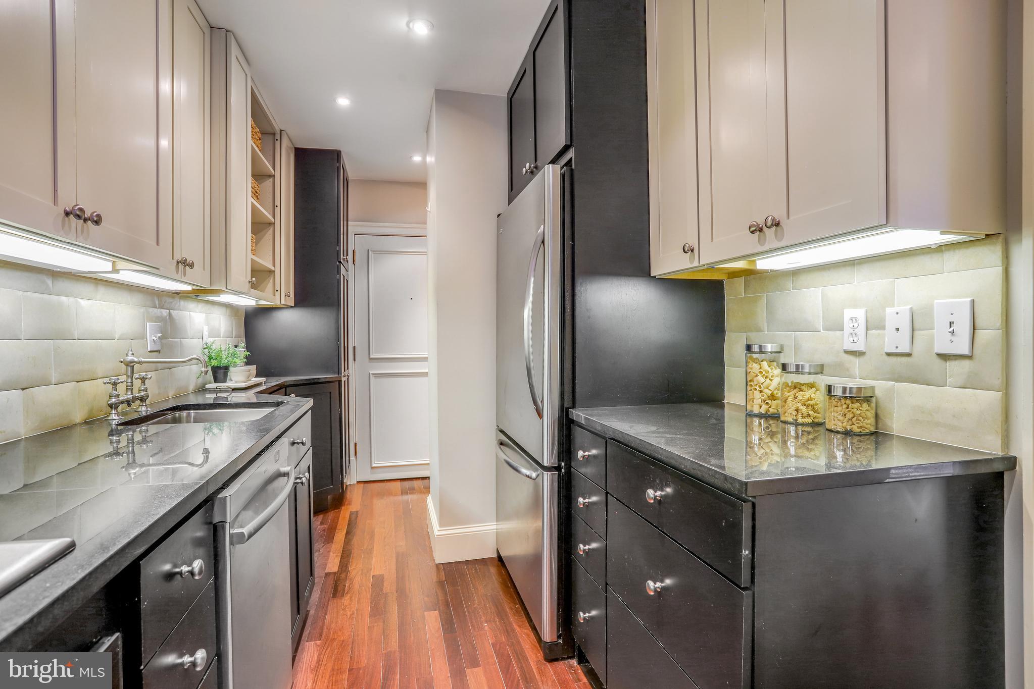 2127 California Street Northwest, Unit 201 Washington, DC 20008 - Photo 20 of 25 Kitchen with granite counters