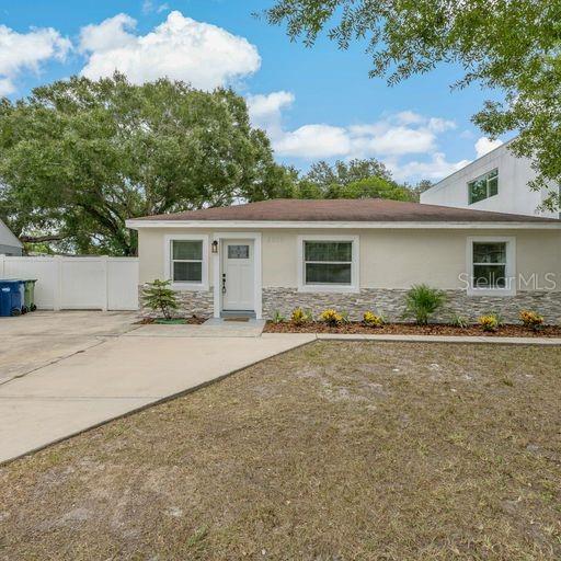 4006 South Shamrock Road Tampa, FL 33611 - Photo 1 of 1