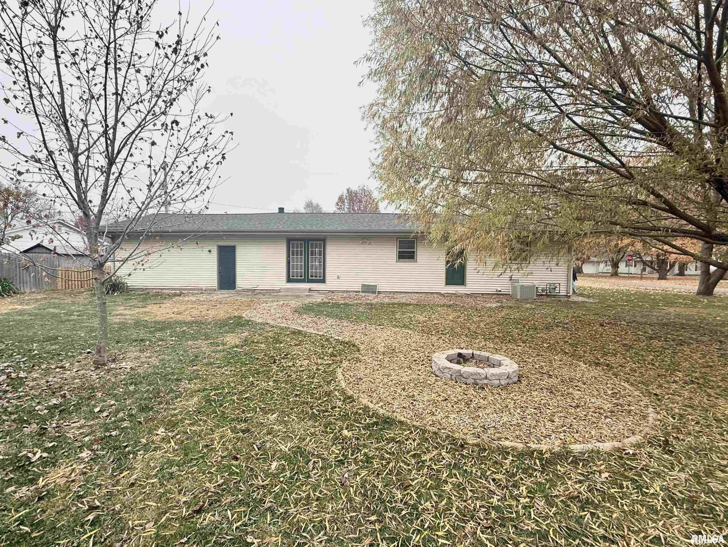 403 South Benton Street New Berlin, IL 62670 - Photo 6 of 26