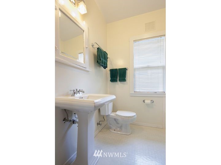 111 North 49th Street Seattle, WA 98103 - Photo 12 of 15 Gallery Image 12