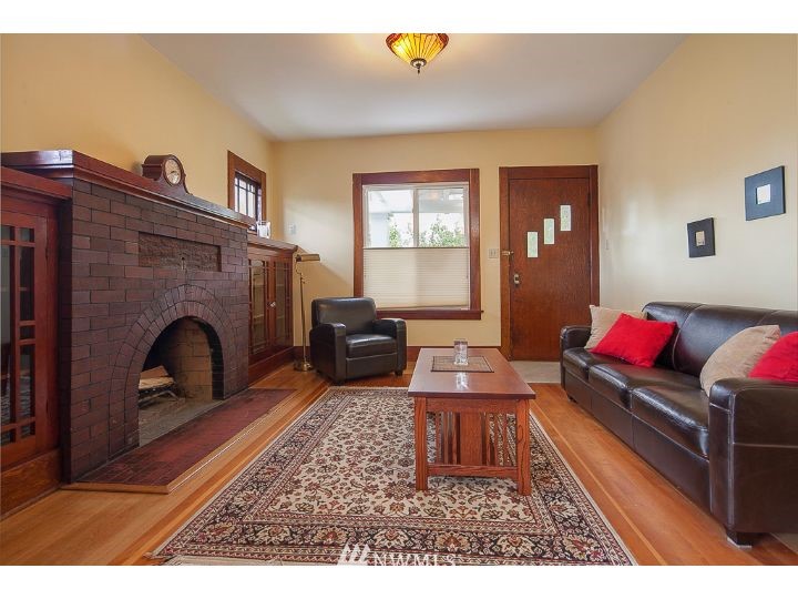 111 North 49th Street Seattle, WA 98103 - Photo 3 of 15 Gallery Image 3