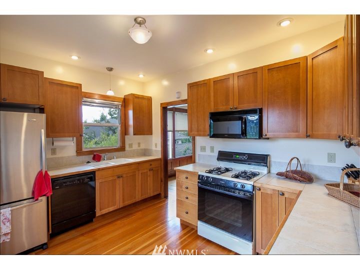 111 North 49th Street Seattle, WA 98103 - Photo 9 of 15 Gallery Image 9