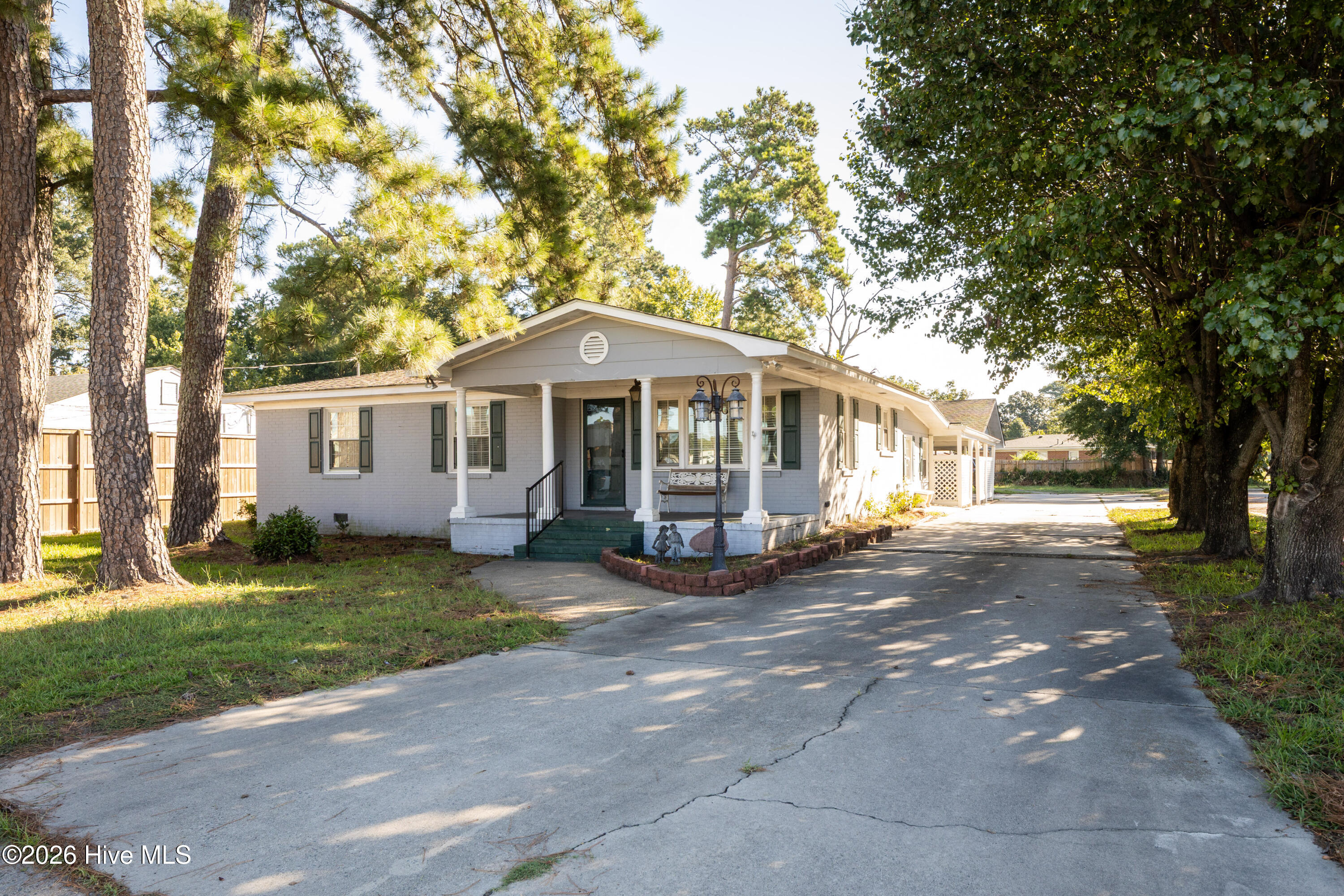 502 Raleigh Road Clinton, NC 28328 - Photo 1 of 35 Gallery Image 1