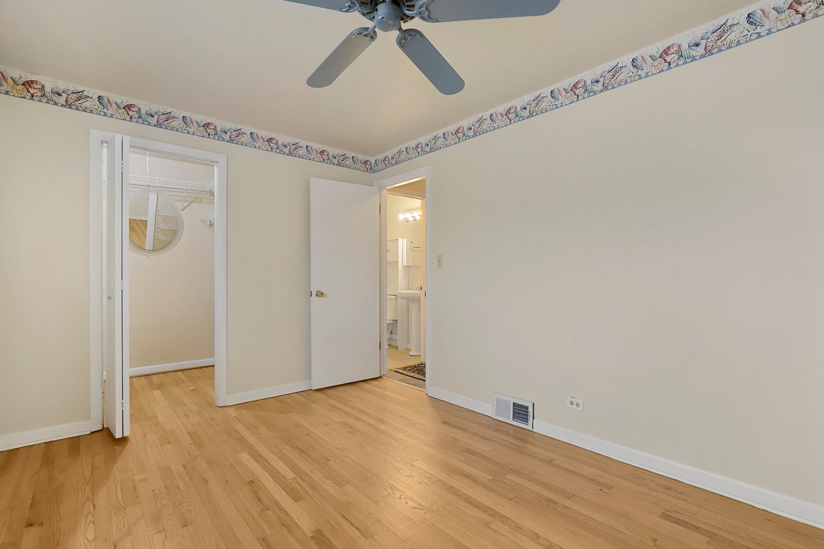652 West Central Road Arlington Heights, IL 60005 - Photo 16 of 26