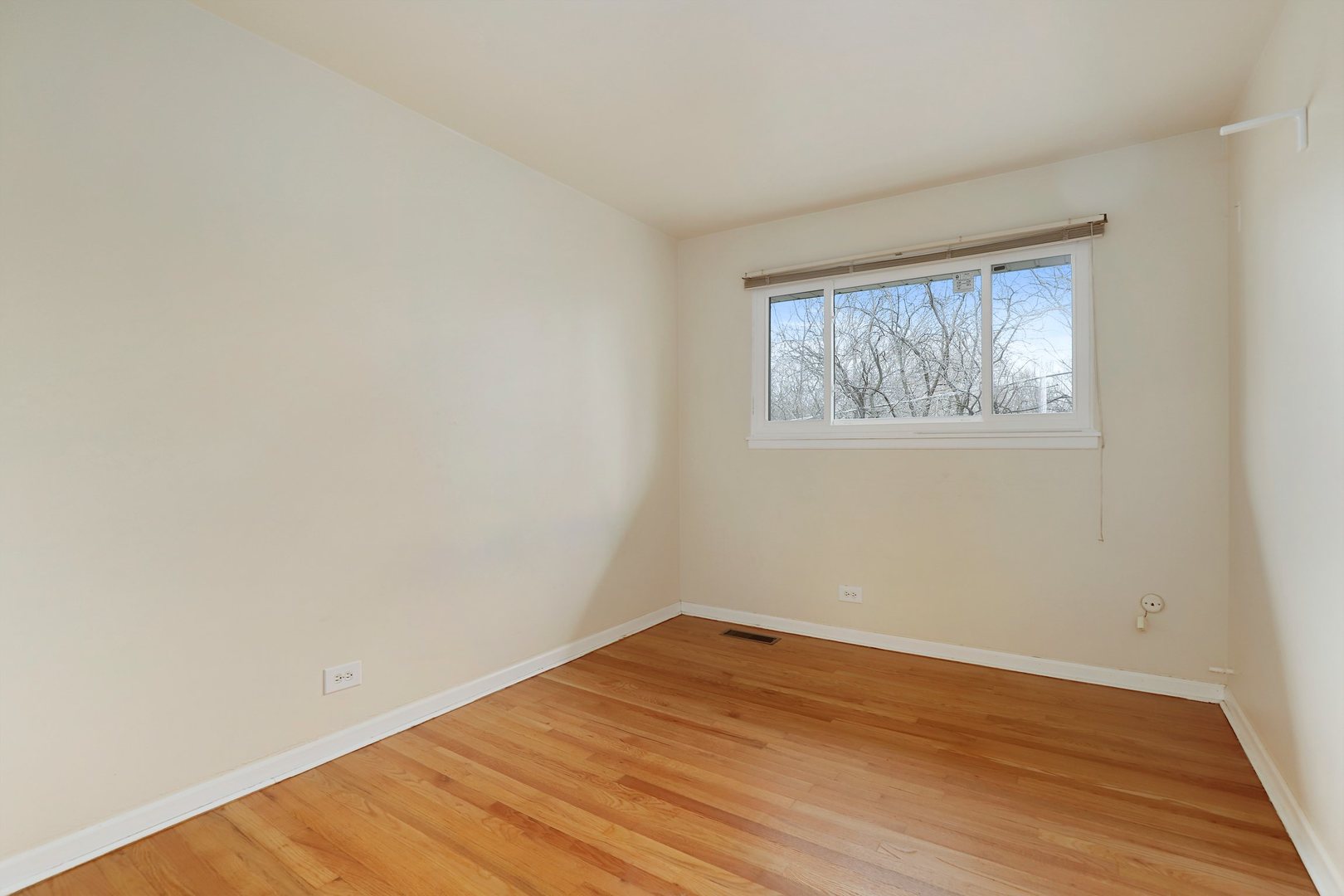 652 West Central Road Arlington Heights, IL 60005 - Photo 19 of 26