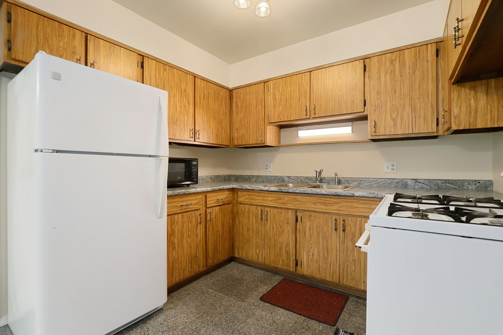 652 West Central Road Arlington Heights, IL 60005 - Photo 6 of 26