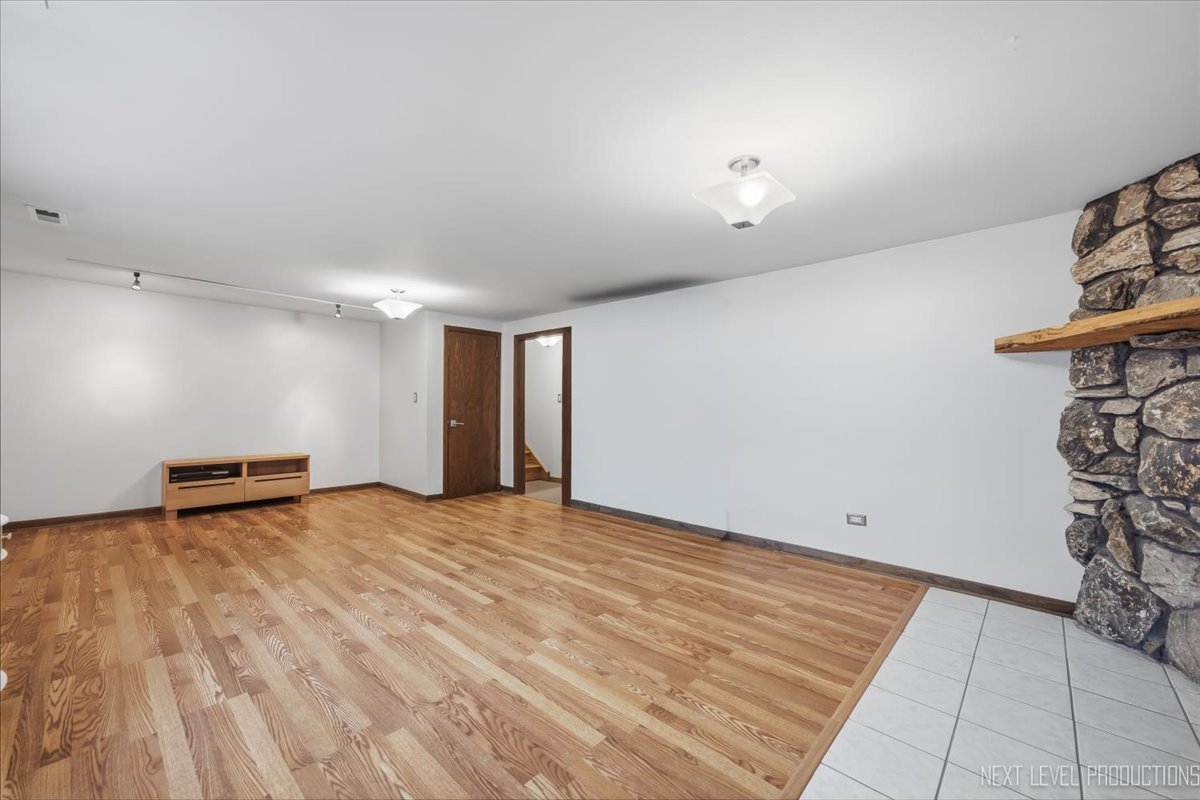 754 North Michigan Street Elmhurst, IL 60126 - Photo 21 of 32 a view of an empty room with a window