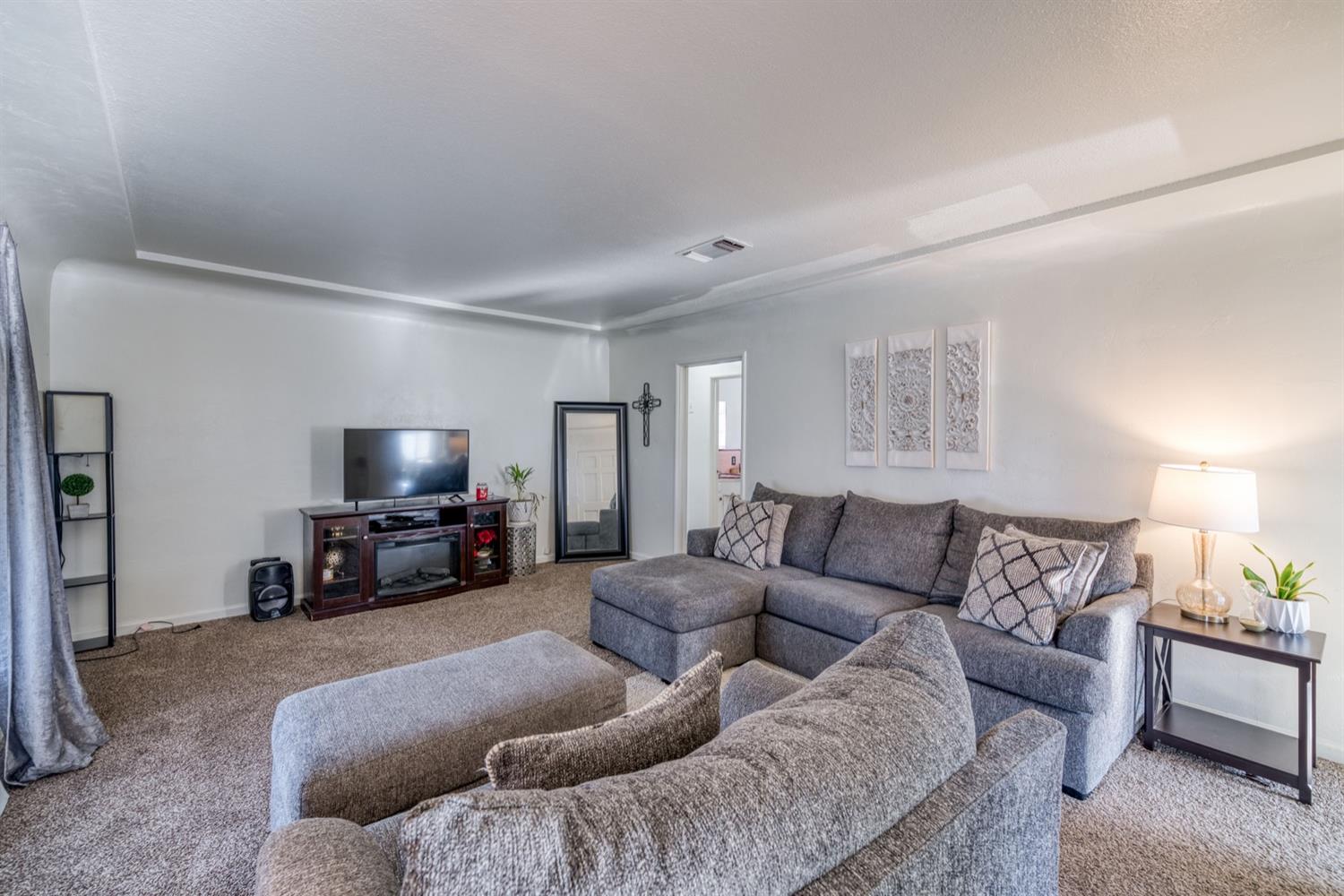 417 East Merced Street Fowler, CA 93625 - Photo 6 of 21 Gallery Image 6