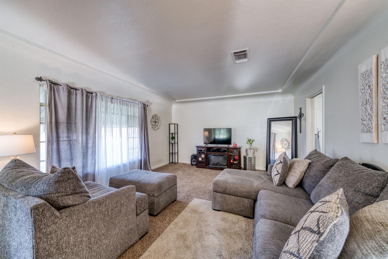 417 East Merced Street Fowler, CA 93625 - Photo 8 of 21 Gallery Image 8