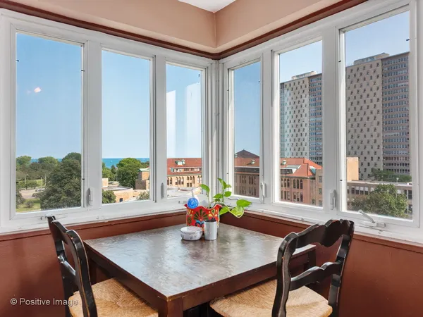 $2,400 | 700 West Bittersweet Place, Unit 806, Chicago, IL 60613