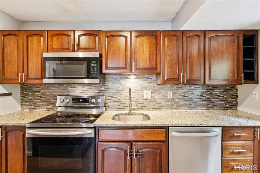 685 Mullanphy Road Florissant, MO 63031 - Photo 16 of 35