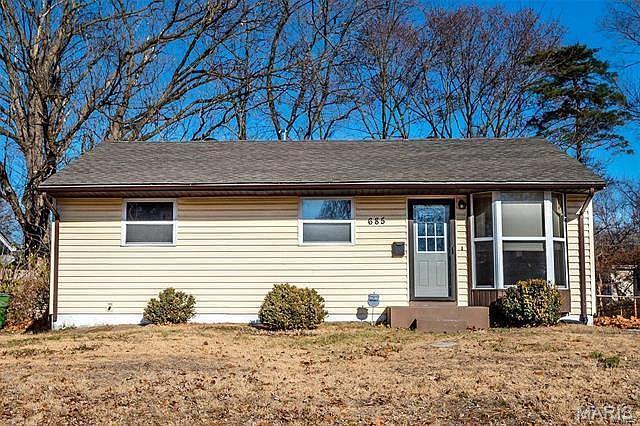 685 Mullanphy Road Florissant, MO 63031 - Photo 2 of 35