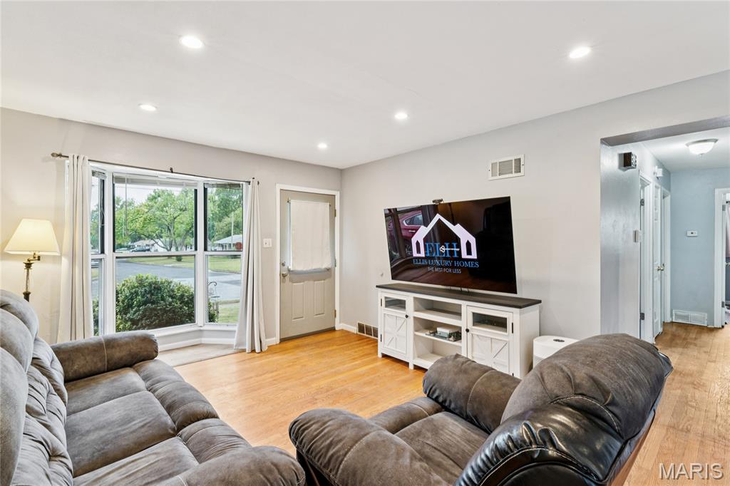 685 Mullanphy Road Florissant, MO 63031 - Photo 10 of 35