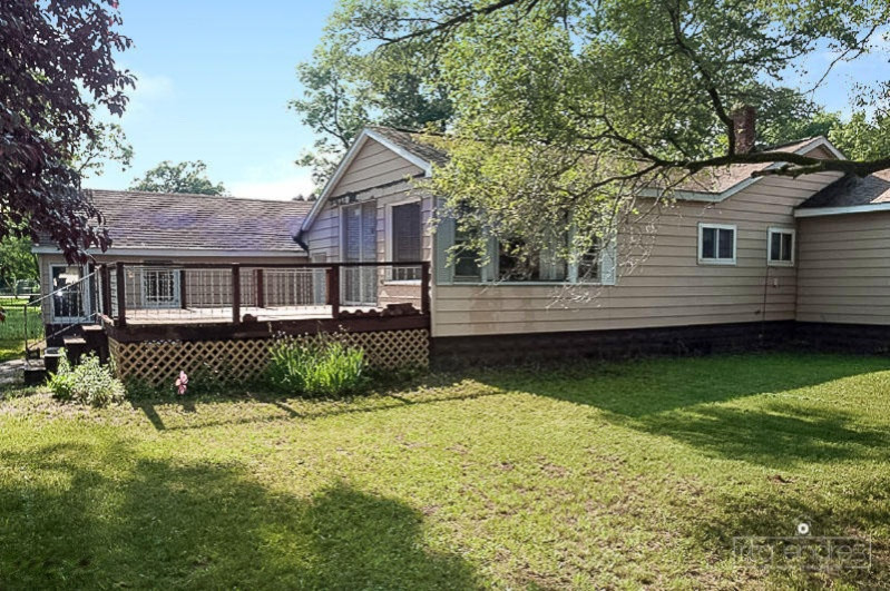 3239 MacArthur Road Muskegon, MI 49442 - Photo 4 of 18 3239 MacArthur Muskegon--SMALL_WEB-- (4)