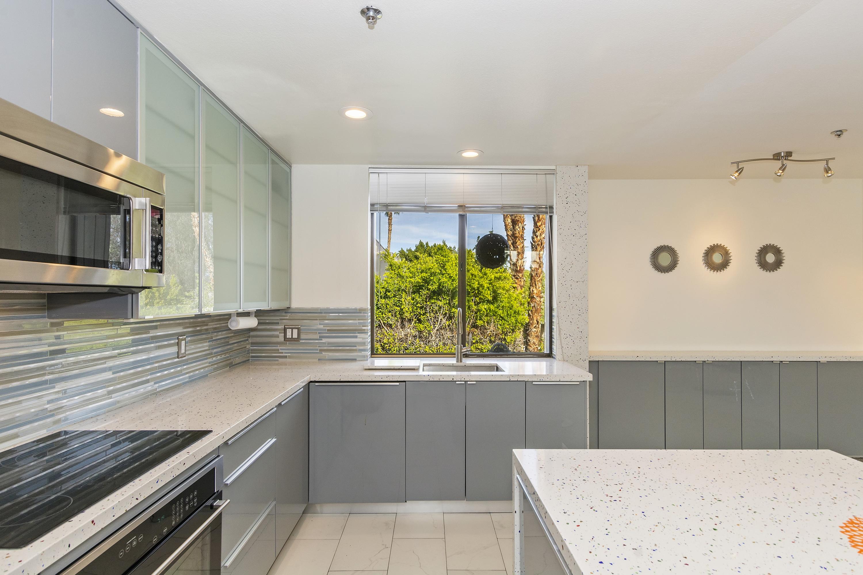 250 West Stevens Road Palm Springs, CA 92262 - Photo 11 of 27 012_Kitchen