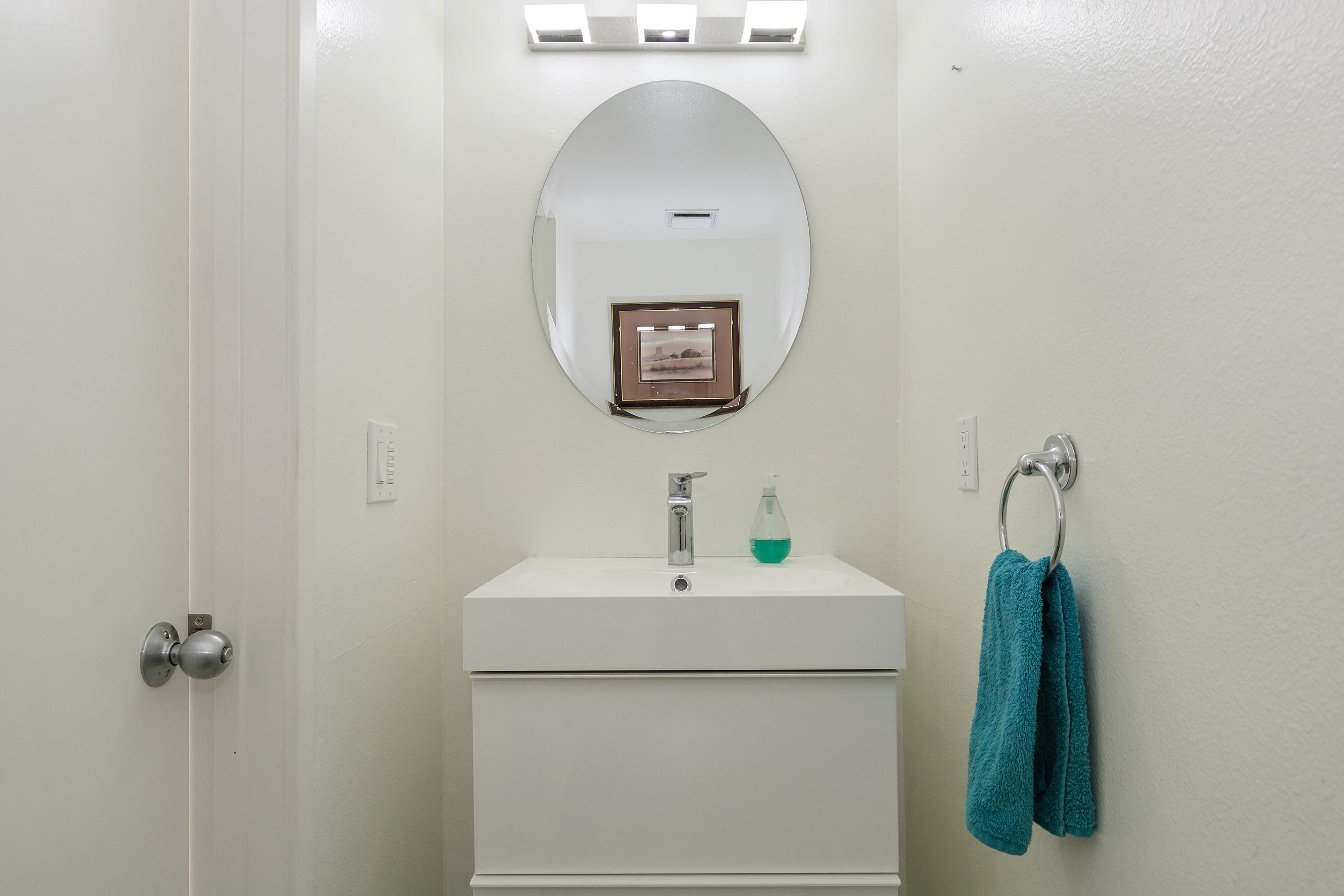 250 West Stevens Road Palm Springs, CA 92262 - Photo 13 of 27 013_Powder Room