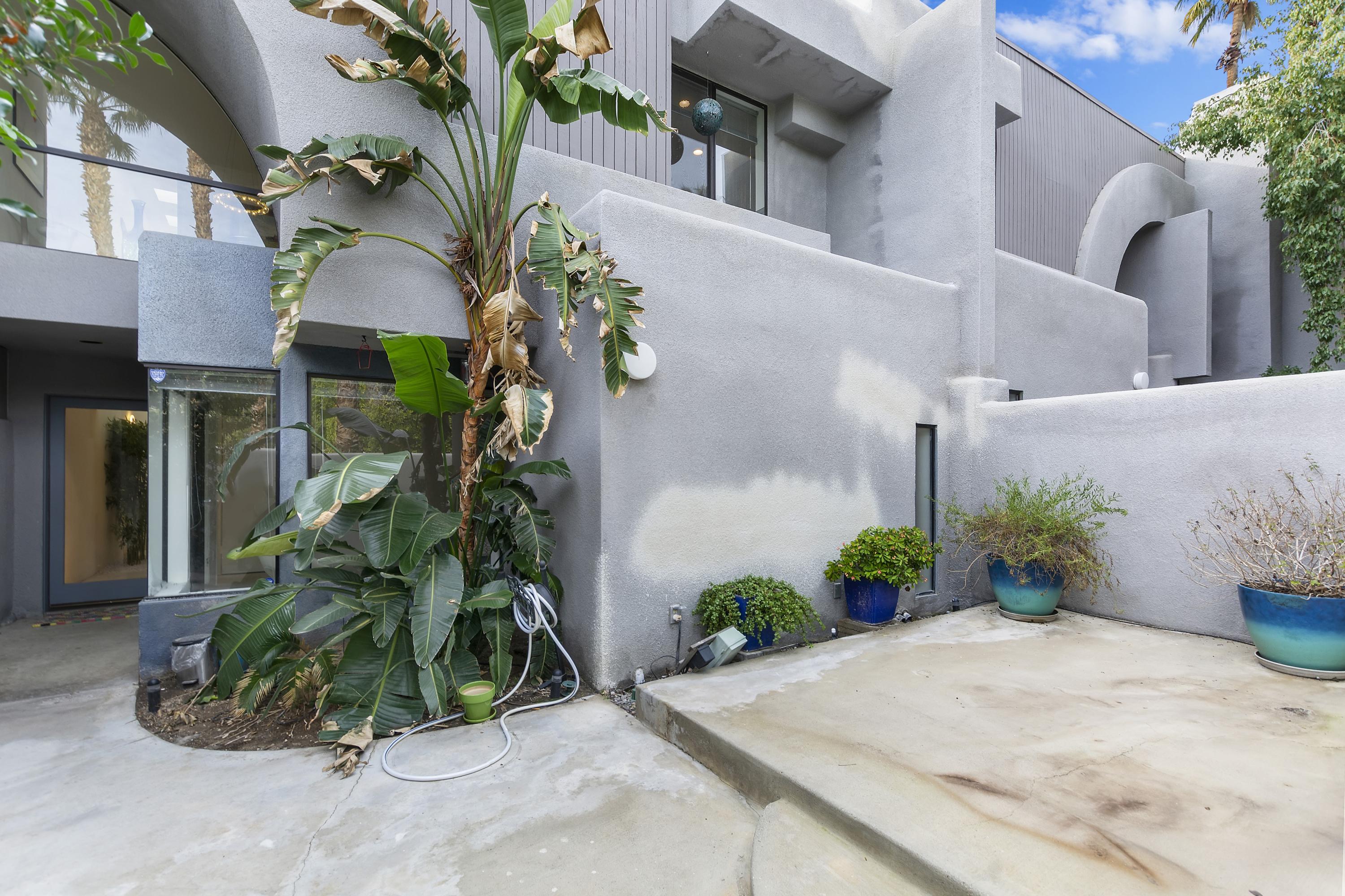 250 West Stevens Road Palm Springs, CA 92262 - Photo 20 of 27 024_Back Patio