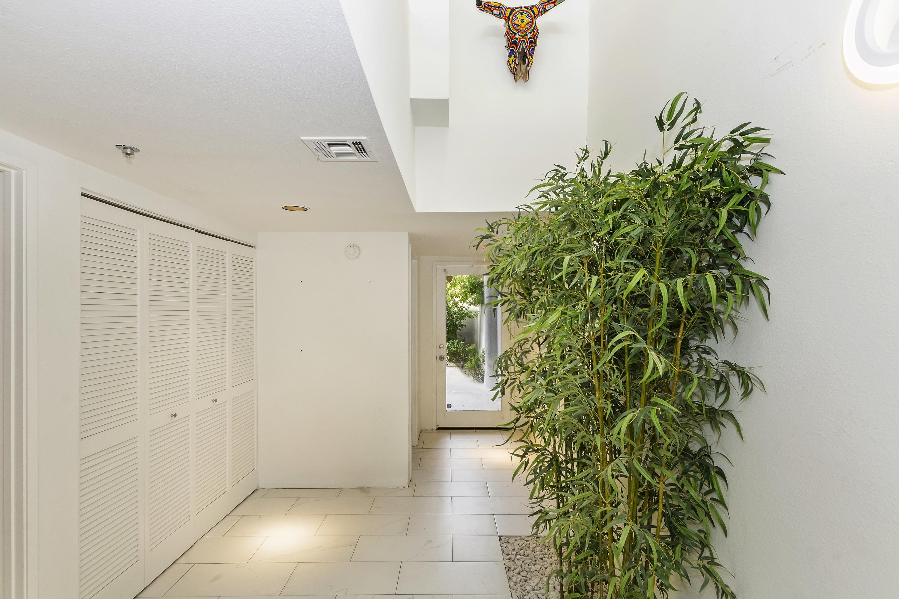 250 West Stevens Road Palm Springs, CA 92262 - Photo 23 of 27 014_Hallway