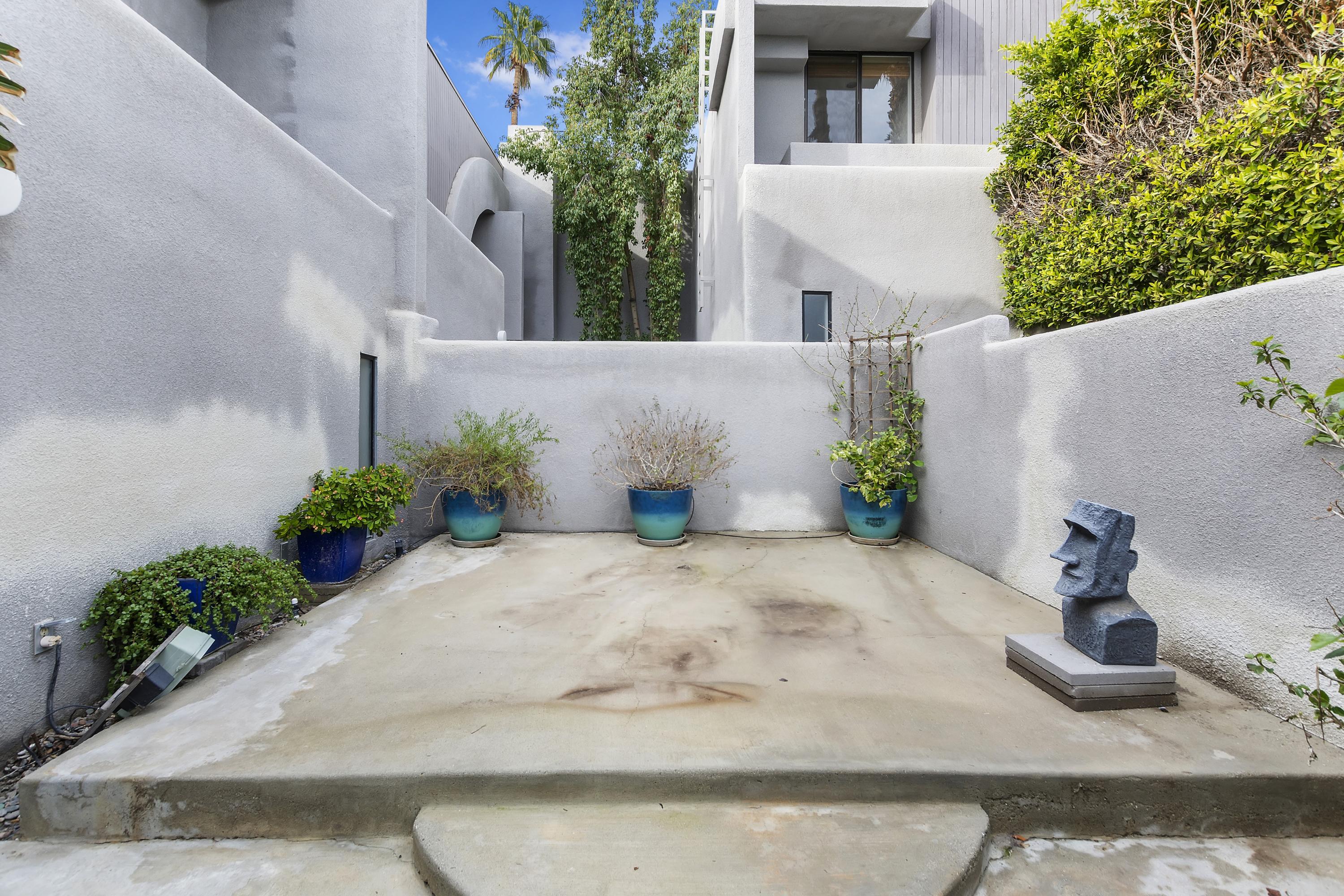 250 West Stevens Road Palm Springs, CA 92262 - Photo 25 of 27 023_Back Patio