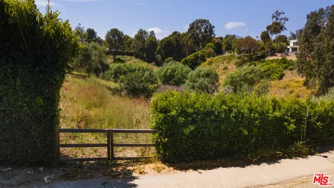 $1,250,000 | 6825 Fernhill Drive, Malibu, CA 90265