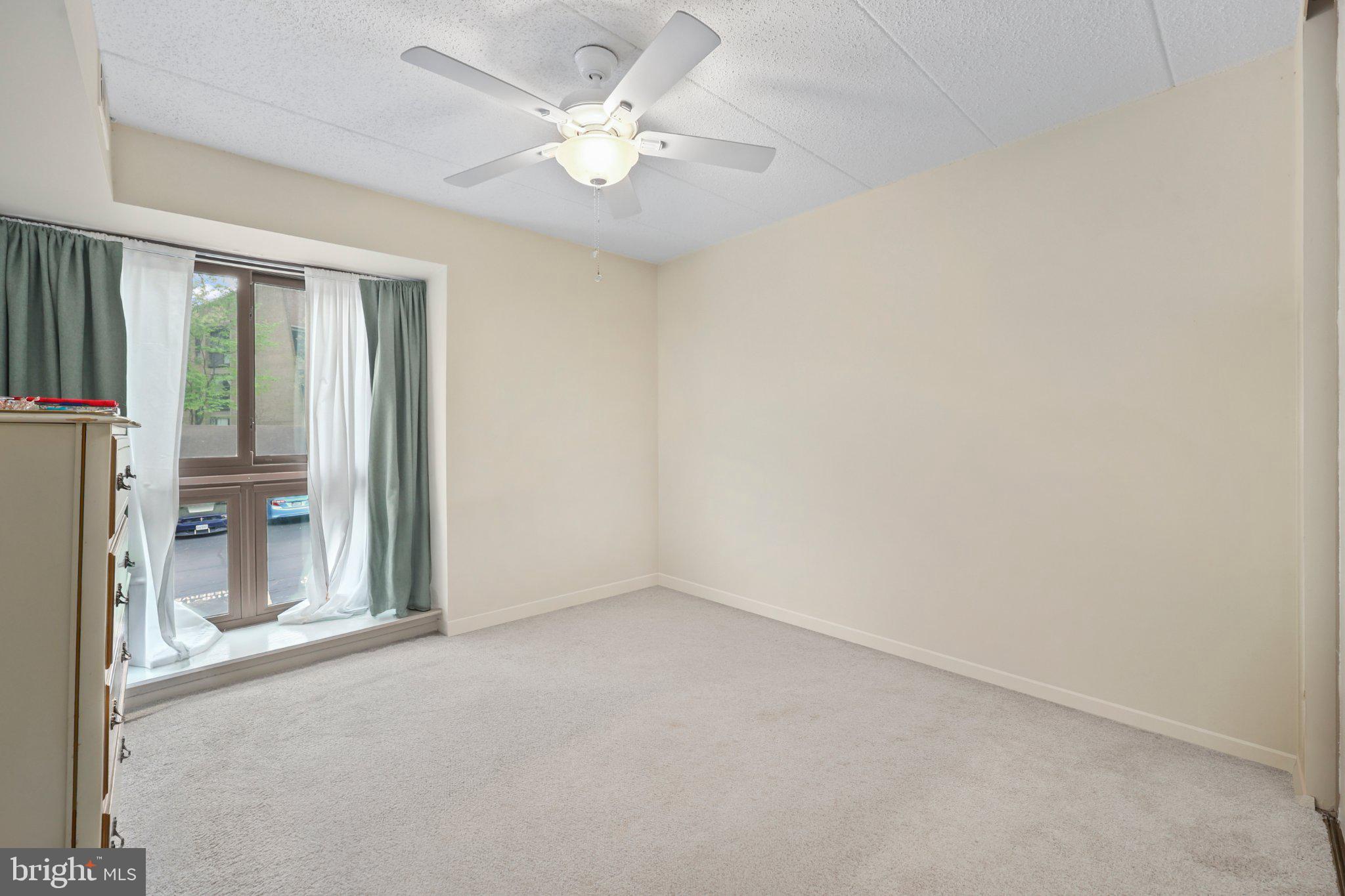 2116 Green Watch Way, Unit 10/201D Reston, VA 20191 - Photo 18 of 32 Bright and airy blank canvas room.